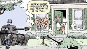 imagesMYYGMY0A cat out of tree