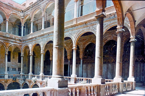PALAZZO DEI NORMANNI/ NORMAN PALACE
