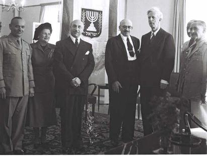 ISRAELI PRESIDENT CHAIM WEIZMANN (CENTRE), WITH JAMES (R) MACDONALD & COMMANDER & MRS. GOLDBERG (L); 