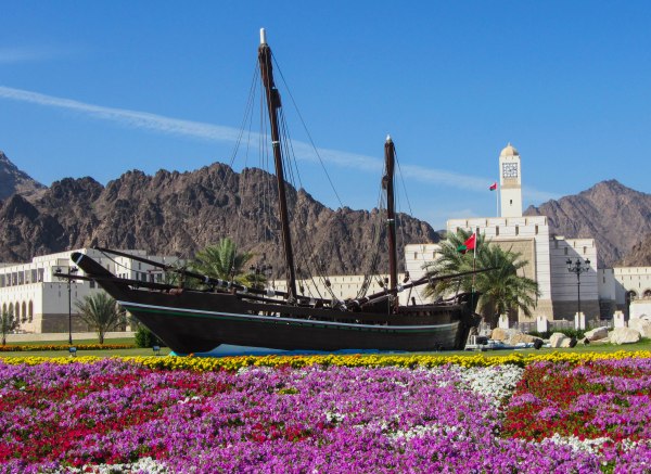 Muscat-Dhow-Roundabout