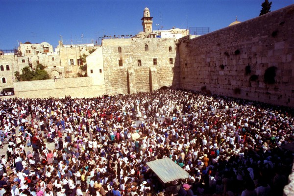 Western Wall crowd