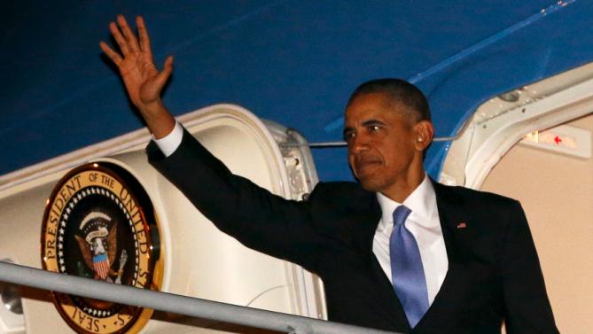 U.S. President Obama boards Air Force One for travel to the Philippines from Antalya International Airport in Antalya, Turkey