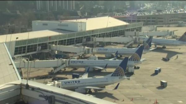 airlines sea tac 21725533_Still