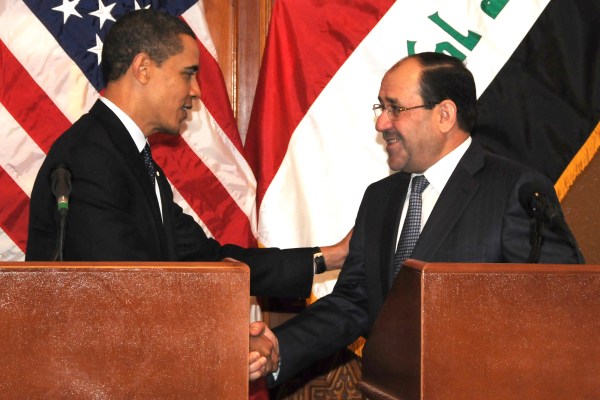 US President Barack Obama shakes hands with Prime Minister Nouri al-Maliki (Photo by US Army Spc. Kimberly Millett, MNF-I Public Affairs)