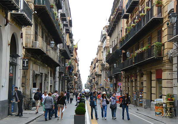 palermostreet3 walking