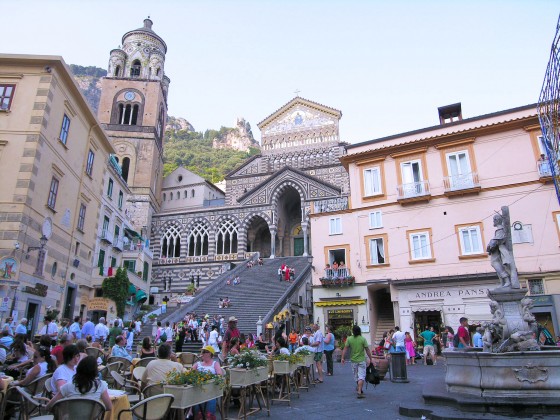 Café in the center of Amalfi facing the cathedral