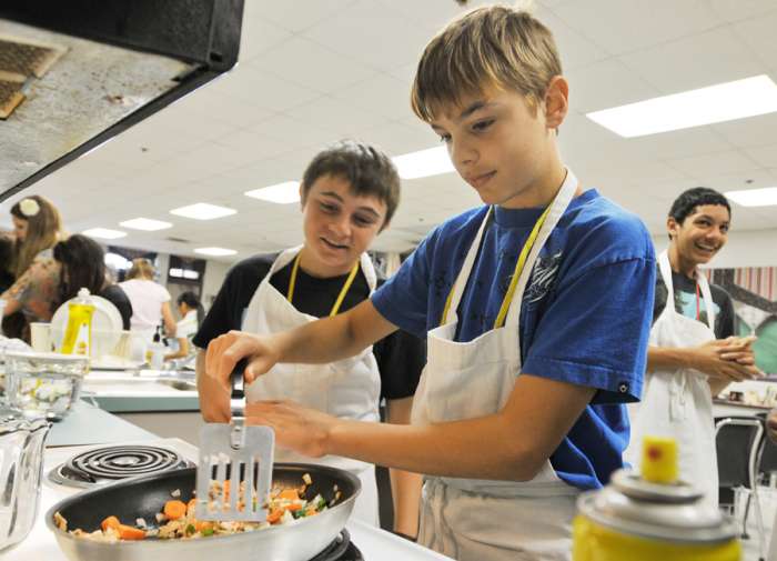 education home ec cooking class w boys lif_08LifeHomeMaker0