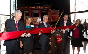 bank-wf-emp-photo-chicagoimages