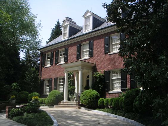 MINOLTA DIGITAL CAMERA of Clinton's Washington DC home